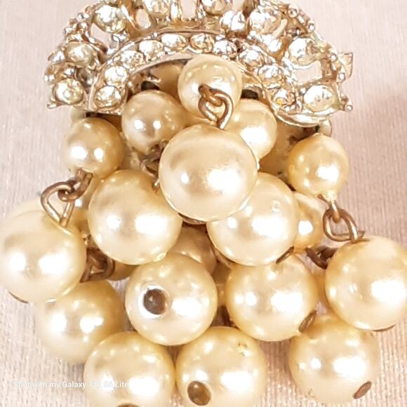 Clear Rhinestone Crowns Over Cascading Pearly Bead Clip Ons - Picture 6 of 8